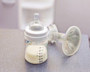 https://babyformulaexpert.com/wp-content/uploads/2017/07/Pumped-breast-milk-300x239.jpg